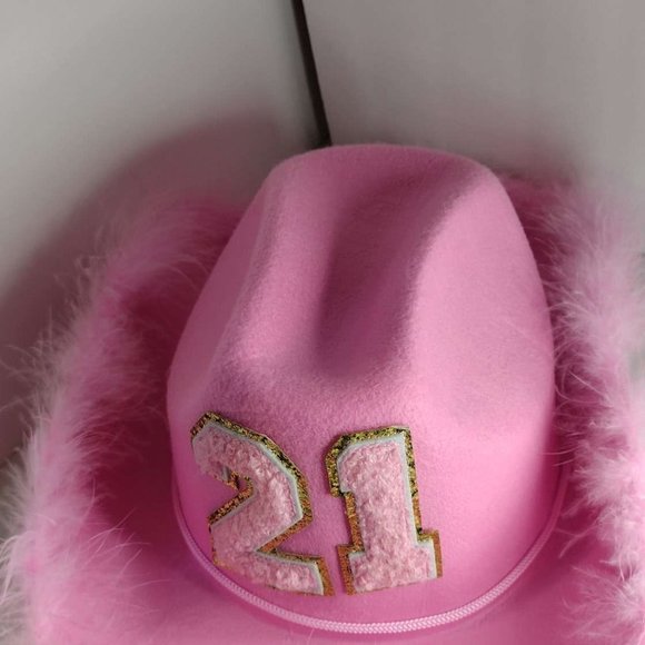 NEW 21 Birthday Cowgirl Hat with Fluffy Feathers Glasses Novelty Cowboy pink Hat - Picture 3 of 7